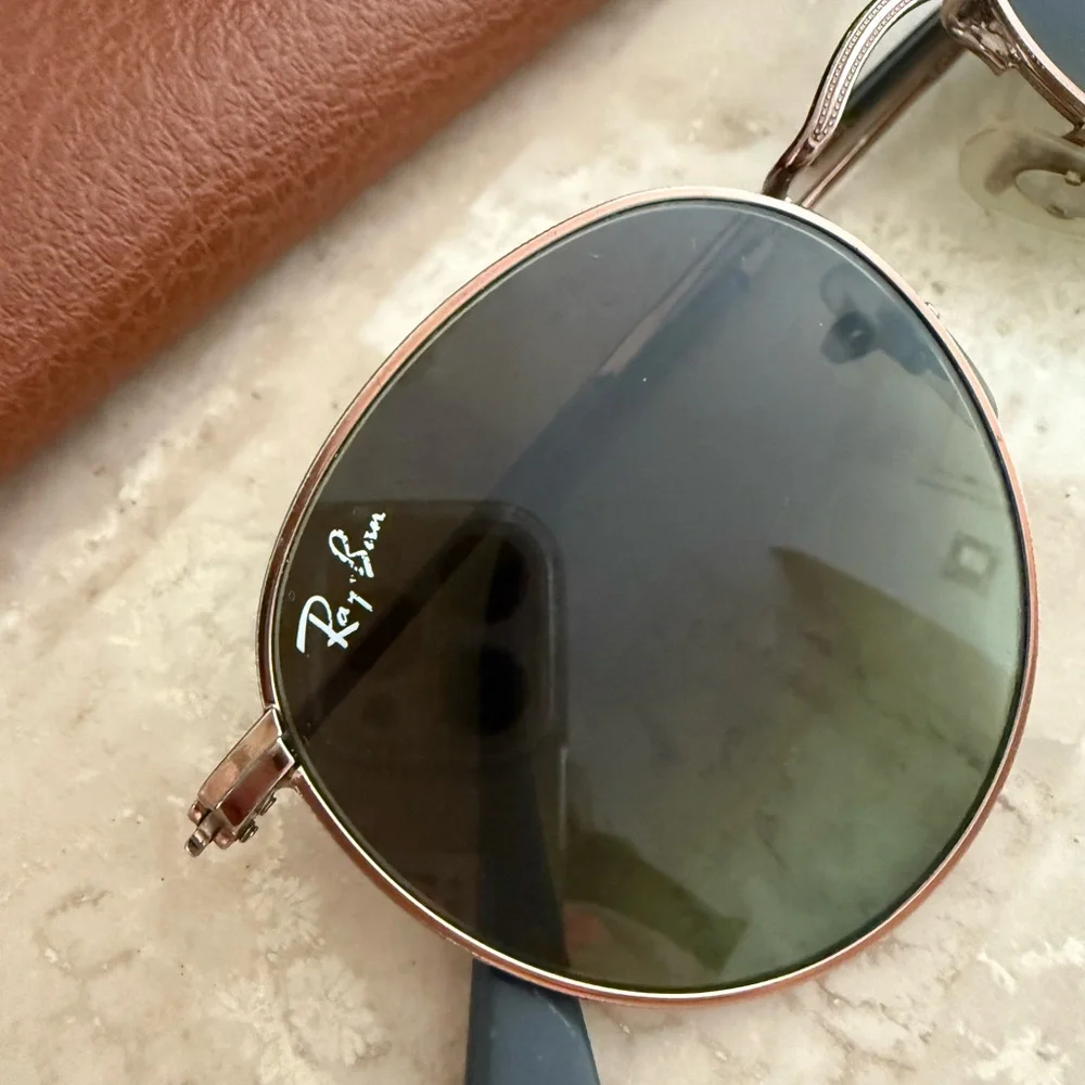 Small Ray-Ban Black and Brown Sunglasses - Picture 3 of 8